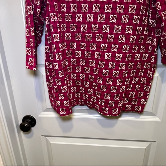 St. John’s Bay Pink/Magenta Print V Neck 3/4 Sleeve Top size 3X - Picture 6 of 7
